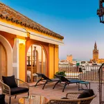 Rent 3 bedroom apartment of 150 m² in Sevilla