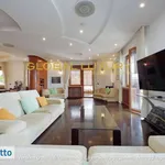 Rent 4 bedroom apartment of 265 m² in Rome