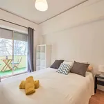 Rent a room of 220 m² in Lisboa