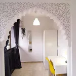 Rent a room of 100 m² in granada