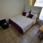 Rent 3 bedroom apartment of 96 m² in Gauteng