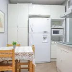 Rent 3 bedroom apartment of 90 m² in madrid