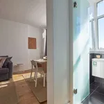 Rent 1 bedroom apartment of 70 m² in lisbon