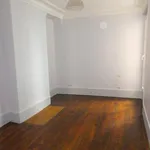 Appartement de 5717 m² avec 3 chambre(s) en location à PARIS