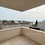 Najam 2 spavaće sobe stan od 75 m² u Split