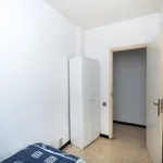 Rent 4 bedroom apartment in Barcelona