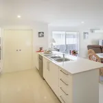 Rent 4 bedroom house of 350 m² in Caloundra West