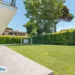 Rent 6 bedroom house of 320 m² in Rome