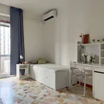 Rent a room of 70 m² in milan