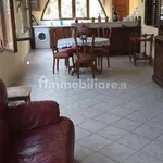 Rent 4 bedroom house of 120 m² in Trani