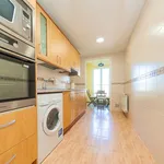 Rent a room of 115 m² in Madrid