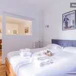 Rent 1 bedroom apartment of 35 m² in Paris