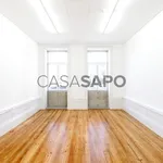 Rent 1 bedroom house of 400 m² in Porto