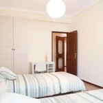 Rent 3 bedroom apartment in Porto