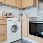 Rent 2 bedroom apartment of 687 m² in London