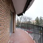 Rent a room of 160 m² in madrid