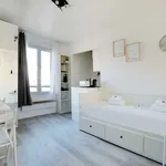 Rent 1 bedroom apartment of 15 m² in Paris