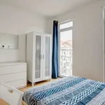 Rent a room of 100 m² in lisbon