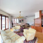 Rent 3 bedroom house of 200 m² in Padova