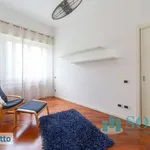 Rent 4 bedroom apartment of 134 m² in Milan