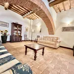 Rent 5 bedroom apartment of 200 m² in Siena