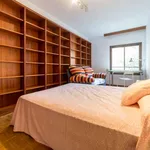 Rent a room of 140 m² in Valencia