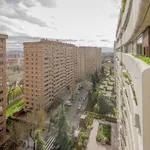 Rent a room of 180 m² in madrid