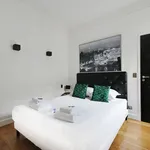 Appartement de 377 m² avec 1 chambre(s) en location à Paris