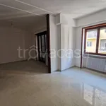 Affitto 6 camera appartamento di 255 m² in Lecce