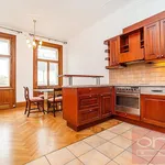 Pronajměte si 4 ložnic/e byt o rozloze 112 m² v Prague