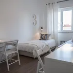 Rent 3 bedroom apartment in Lisbon