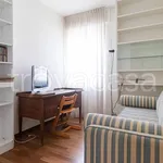 Rent 3 bedroom apartment of 93 m² in Milano