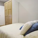 Rent a room of 117 m² in Barcelona