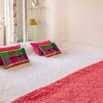 Rent a room of 75 m² in Lisboa