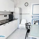 Affitto 3 camera appartamento di 95 m² in Genoa