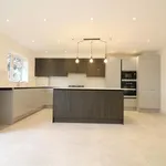 Rent 4 bedroom house in Hertsmere