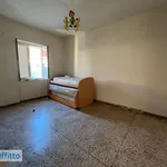 Affitto 4 camera appartamento di 103 m² in Naples