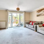 Rent 3 bedroom flat in Hart