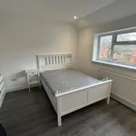 Rent 5 bedroom flat in South East England