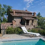 Rent 8 bedroom apartment of 185 m² in Cortona