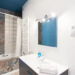 Rent 5 bedroom apartment of 90 m² in Barcelona