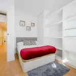 Rent a room of 200 m² in madrid