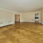 Rent 3 bedroom apartment of 208 m² in New York