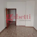 Affitto 5 camera appartamento di 132 m² in Venafro