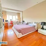 Rent 6 bedroom apartment of 220 m² in Rome