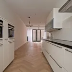 Huur 6 slaapkamer huis van 195 m² in Den Haag