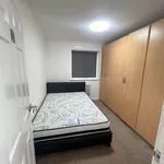 Rent 3 bedroom flat in M50