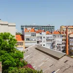 Rent 1 bedroom apartment of 452 m² in Lisbon