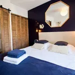 Appartement de 334 m² avec 1 chambre(s) en location à Montpellier