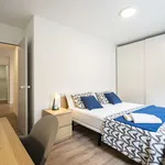 Rent 5 bedroom apartment of 90 m² in Madrid